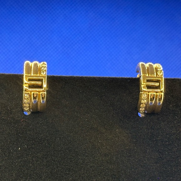 GIVENCHY G logo clip gold and crystal earrings - Picture 2 of 11